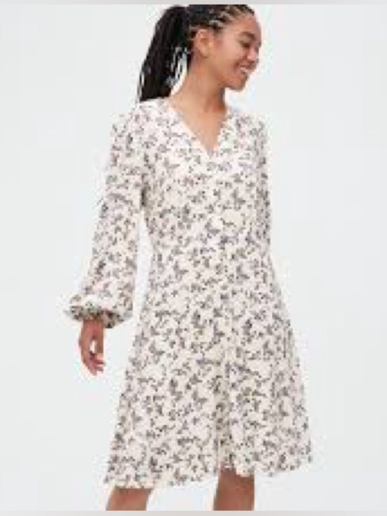 Uniqlo Dresses & Skirts - Uniqlo Cream Floral V-Neck Long Sleeve Midi Dress